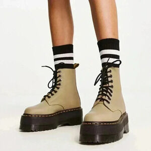 New Dr Martens 1460 Pascal Max boot in Pale Olive Pisa Women’s EU43 US11